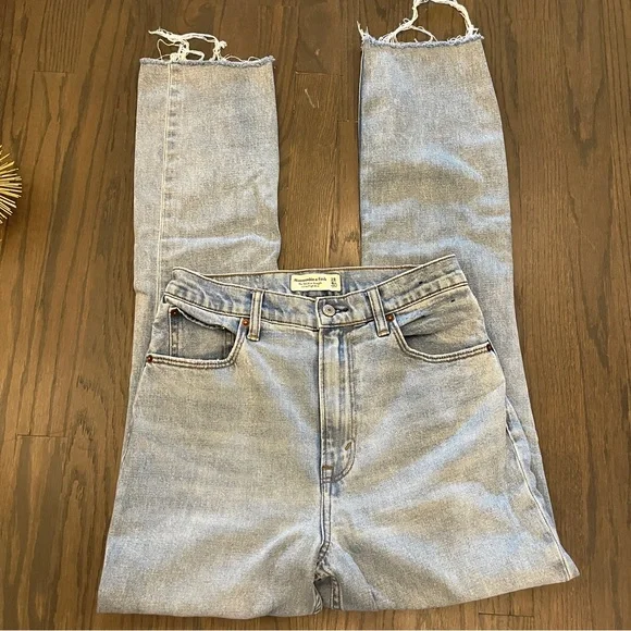 Abercrombie & Fitch 90s Slim Straight Ultra High Rise Curve Love 28/6XL Raw Hem - Picture 8 of 11